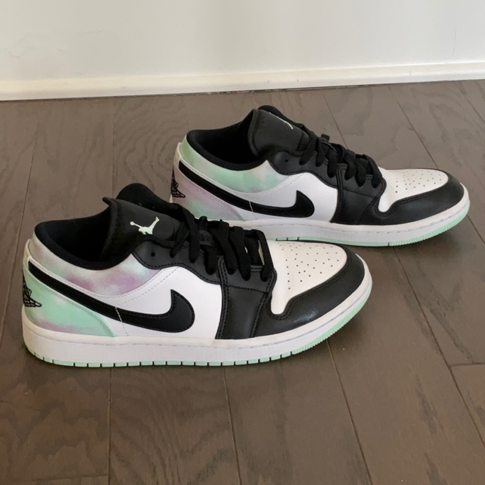 Men’s Nike Jordan’s size M7.5/W9